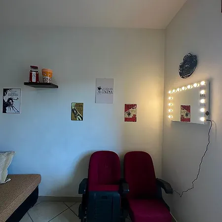 La Casa Del Cinema Holiday home *